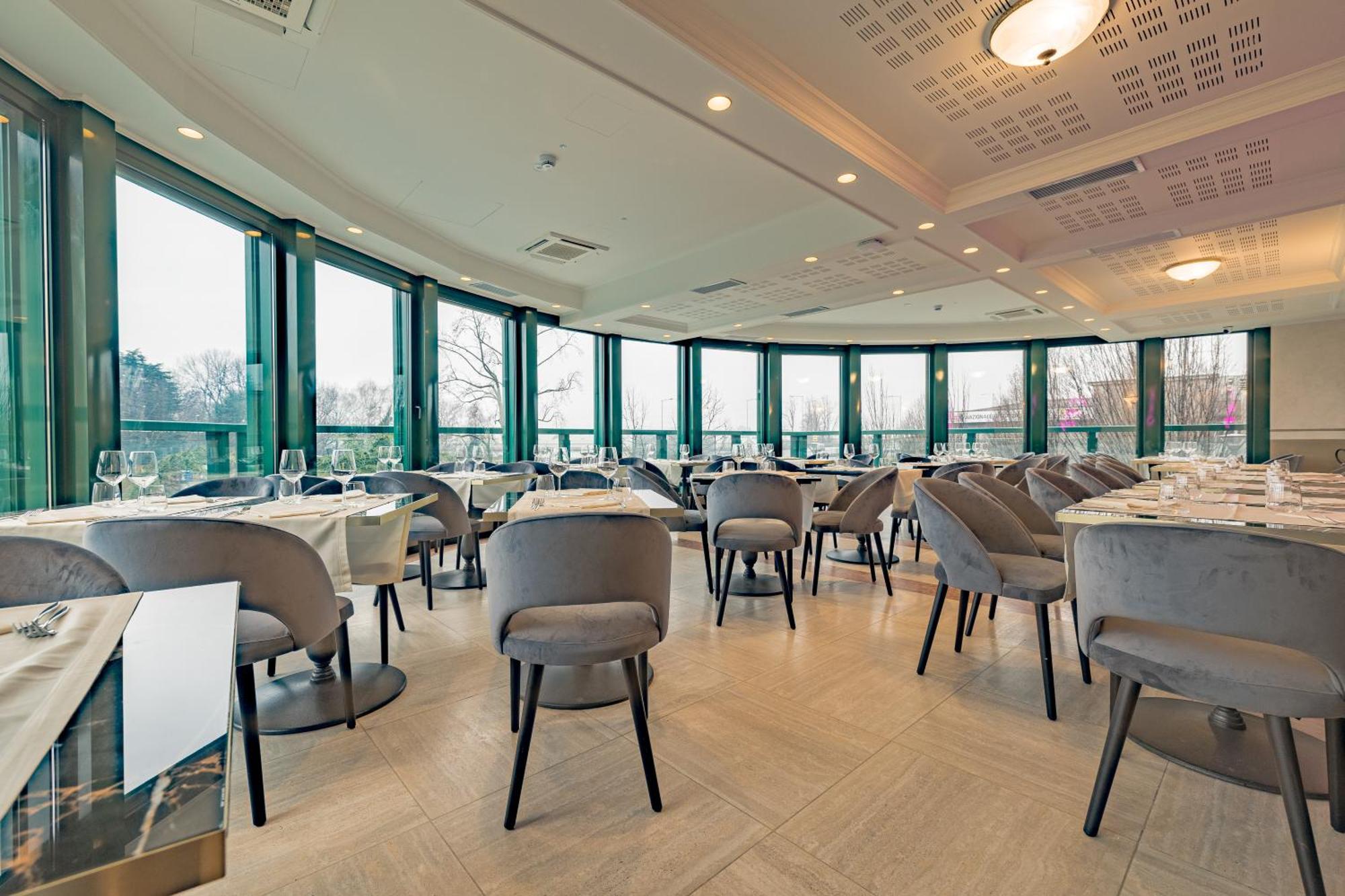 Just Hotel Saronno Bagian luar foto