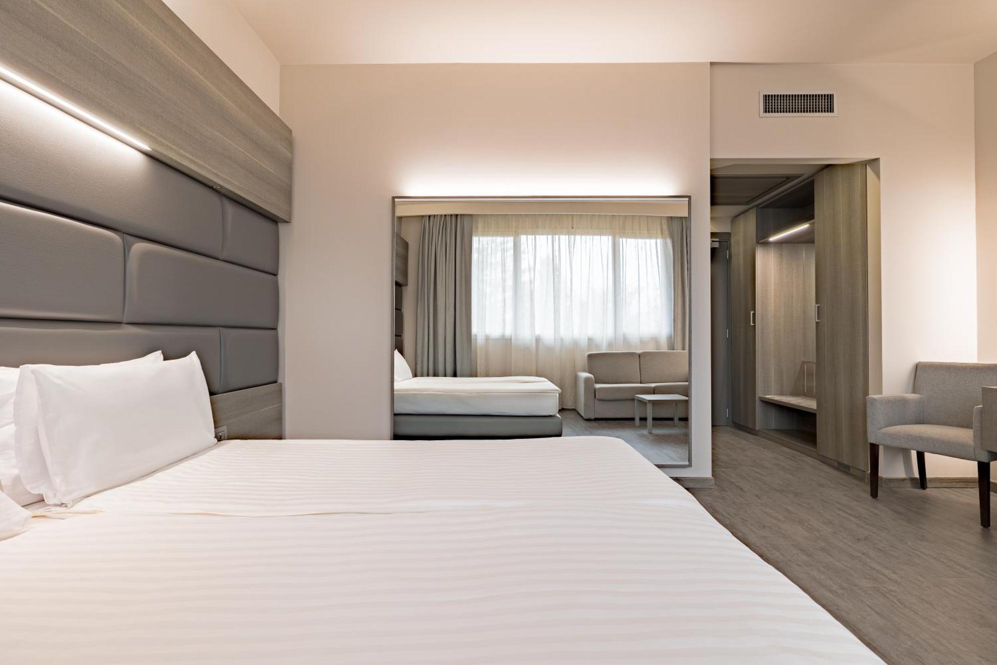 Just Hotel Saronno Bagian luar foto